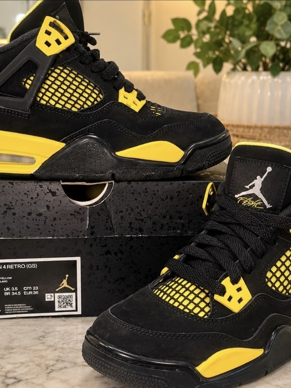 Jordan Kids' 4 Retro (GS) Black/Yellow Basketball Shoes